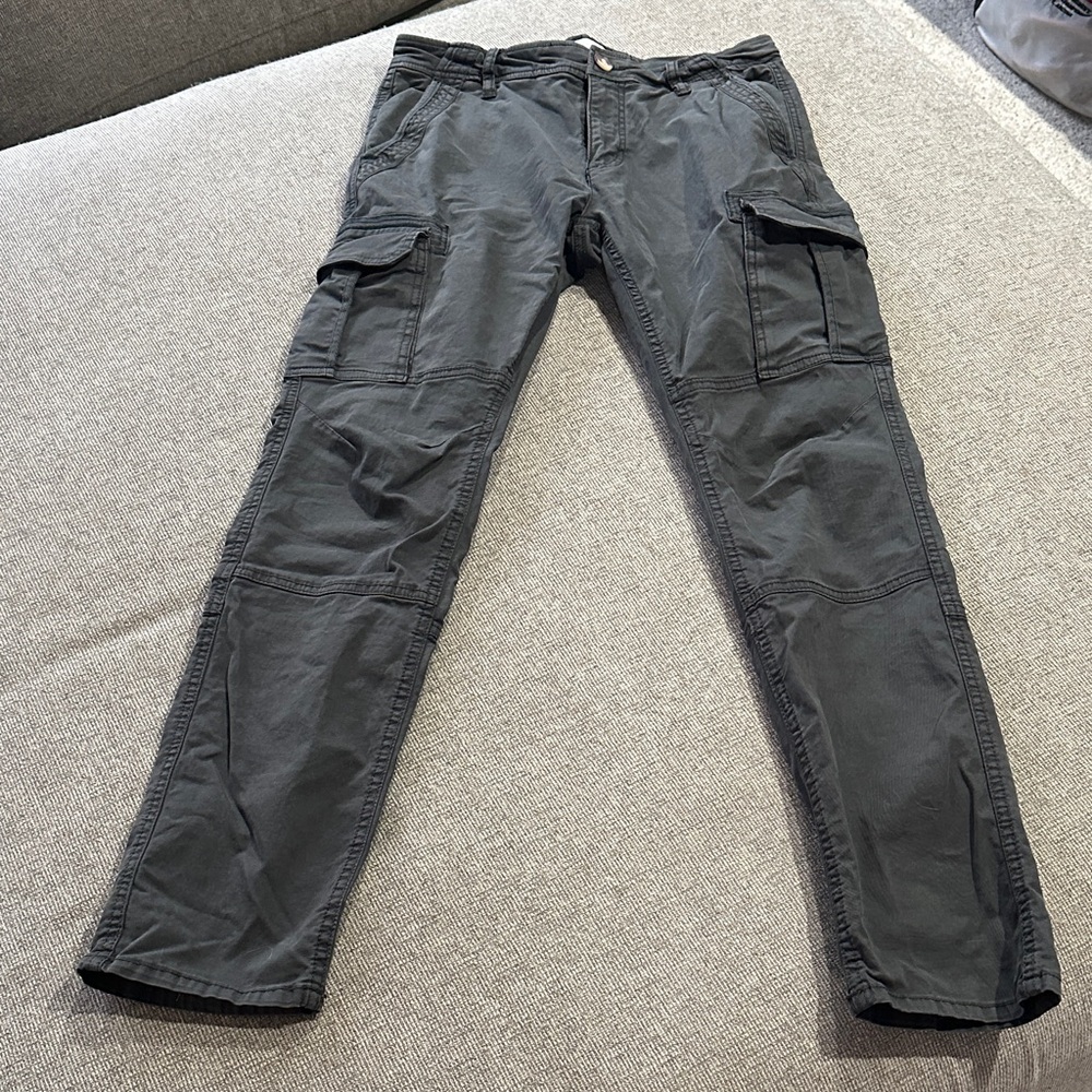 Sun + Stone Men's Dark Gray Cargo Pants